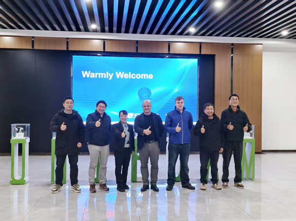 यूके ग्राहक फ़ैक्टरी ऑडिट सफलतापूर्वक पूरा हुआ, विशिष्ट उत्पाद अनुकूलन पर सहमति हुई